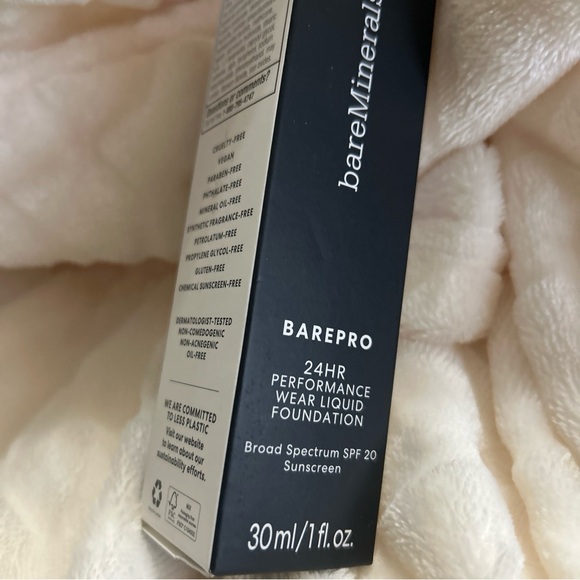 bareminerals BAREPRO LIQUID Foundation GOLDEN IVORY 08 - Picture 2 of 6